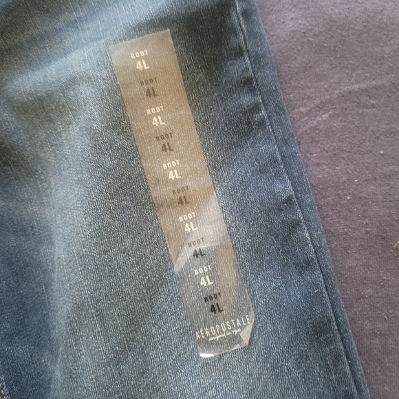 Aeropostale low rise slightly flared leg Jean 👖 - Picture 2 of 9